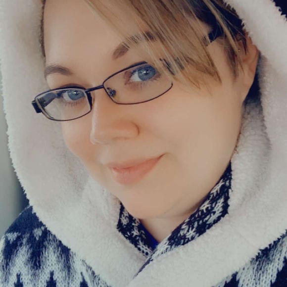 Meet your Posher, Krista - Picture 1 of 1